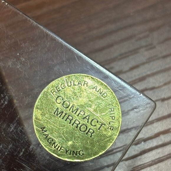 Vintage Gold-tone Floral Compact Mirror in Box Made in Japan 🇯🇵 - Picture 2 of 11